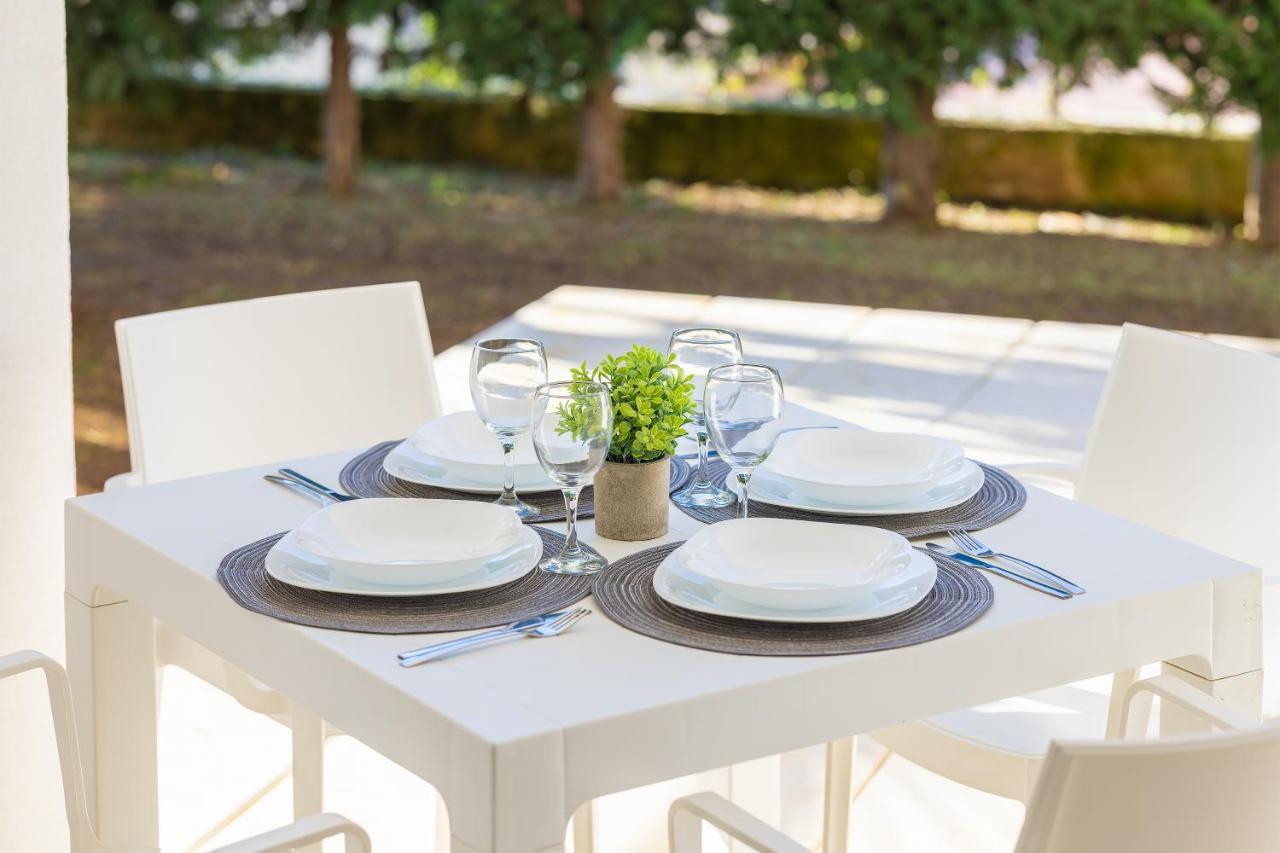 Aparthotel Residence Ludovica - Piscina Panoramica Vista Mare Санта-Мария-аль-Баньо Экстерьер фото
